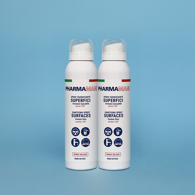 Kit 2 spray igienizzanti superfici Pharmamani da 100 ml, con alcool etilico al 100%.